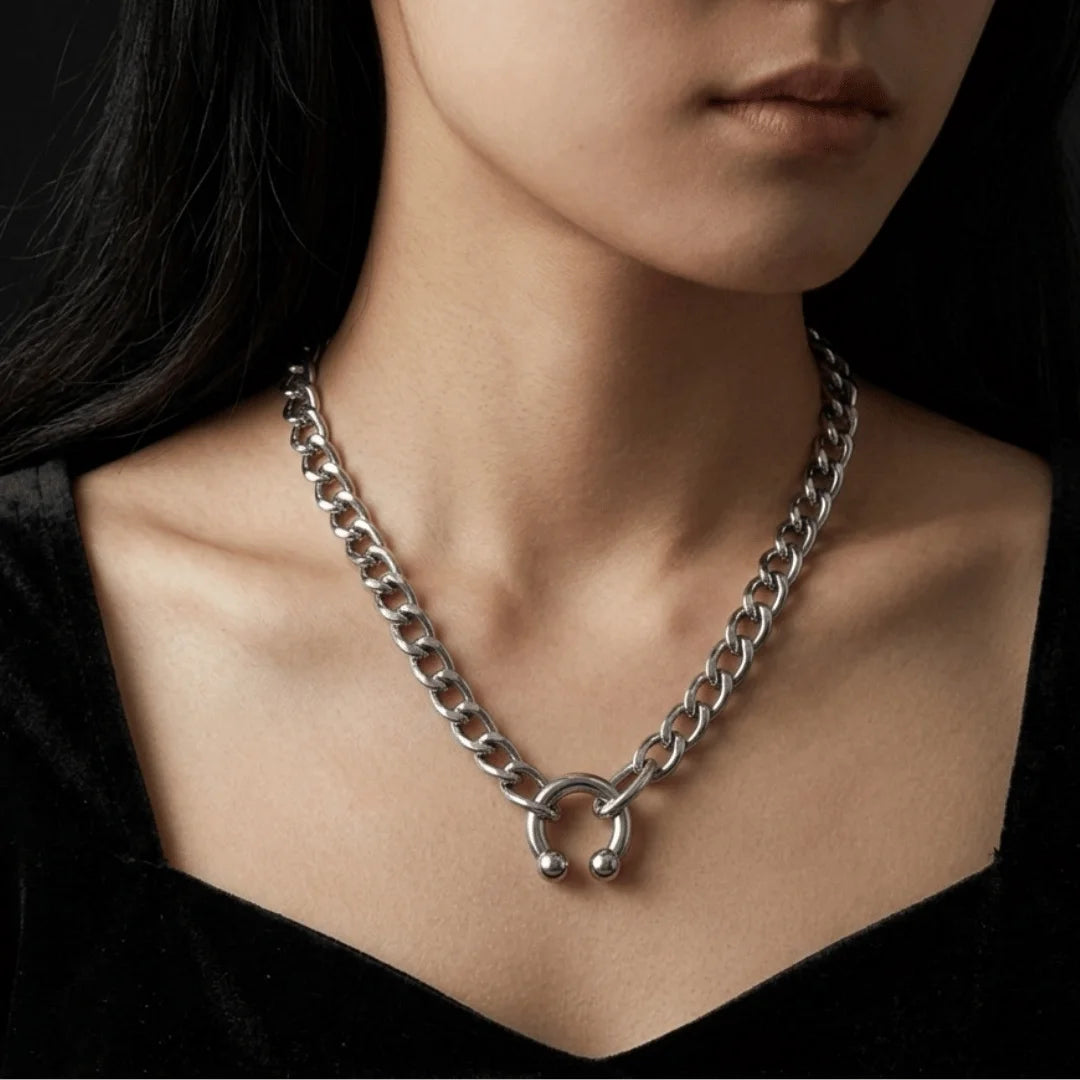 Horseshoe Chain Choker